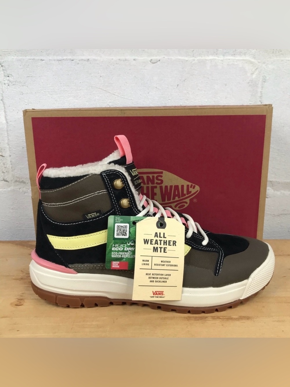 VANS Mens 8 (Womens 9.5) UltraRange Exo Hi MTE Canteen/Black/Marshmallow Shoes